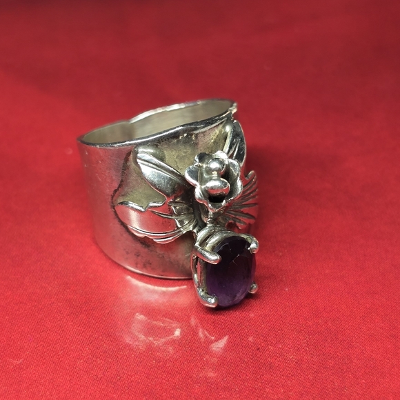 Vintage Sterling Silver Ring with Purple Ameythst Gemstone Size 5 - Picture 5 of 5